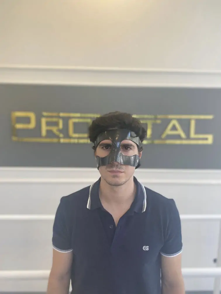Futbolcular İçin Koruyucu Maske Ve Tekmelik 8 burun-koruyucu-maske